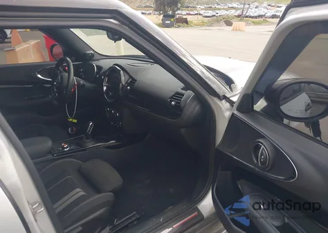 2021 Mini Clubman John Cooper Works z USA, uszkodzony, nr VIN WMWJZ9C01M2P33384